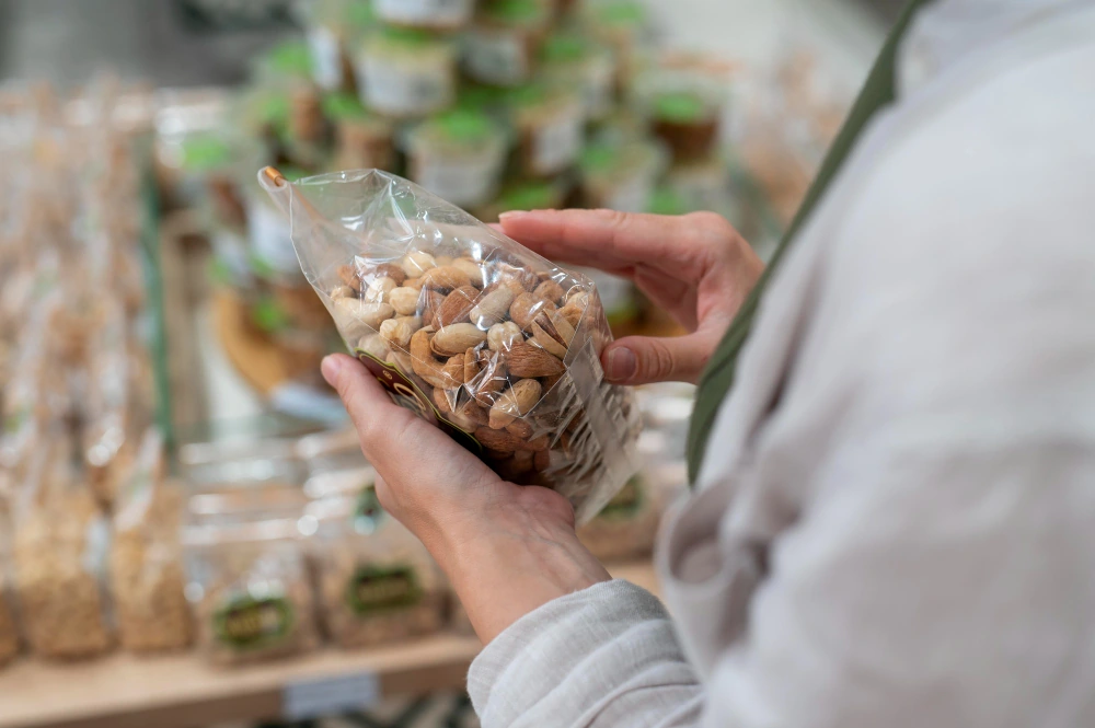 EgeSun ist vor allem für Nüsse bekannt. Die Verpackung dieser Produkte ist auch von der PPWR betroffen. EgeSun setzt dies mit VERSO um.